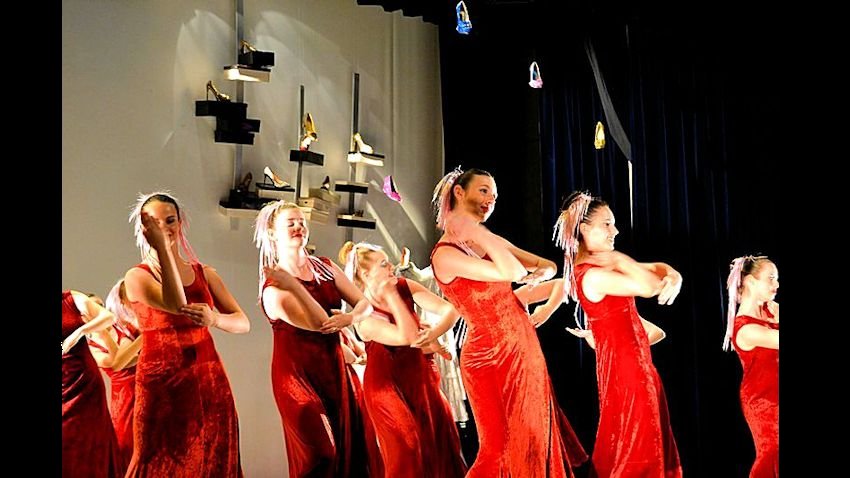 <div>Cours de danse Michelet/Furtin</div>